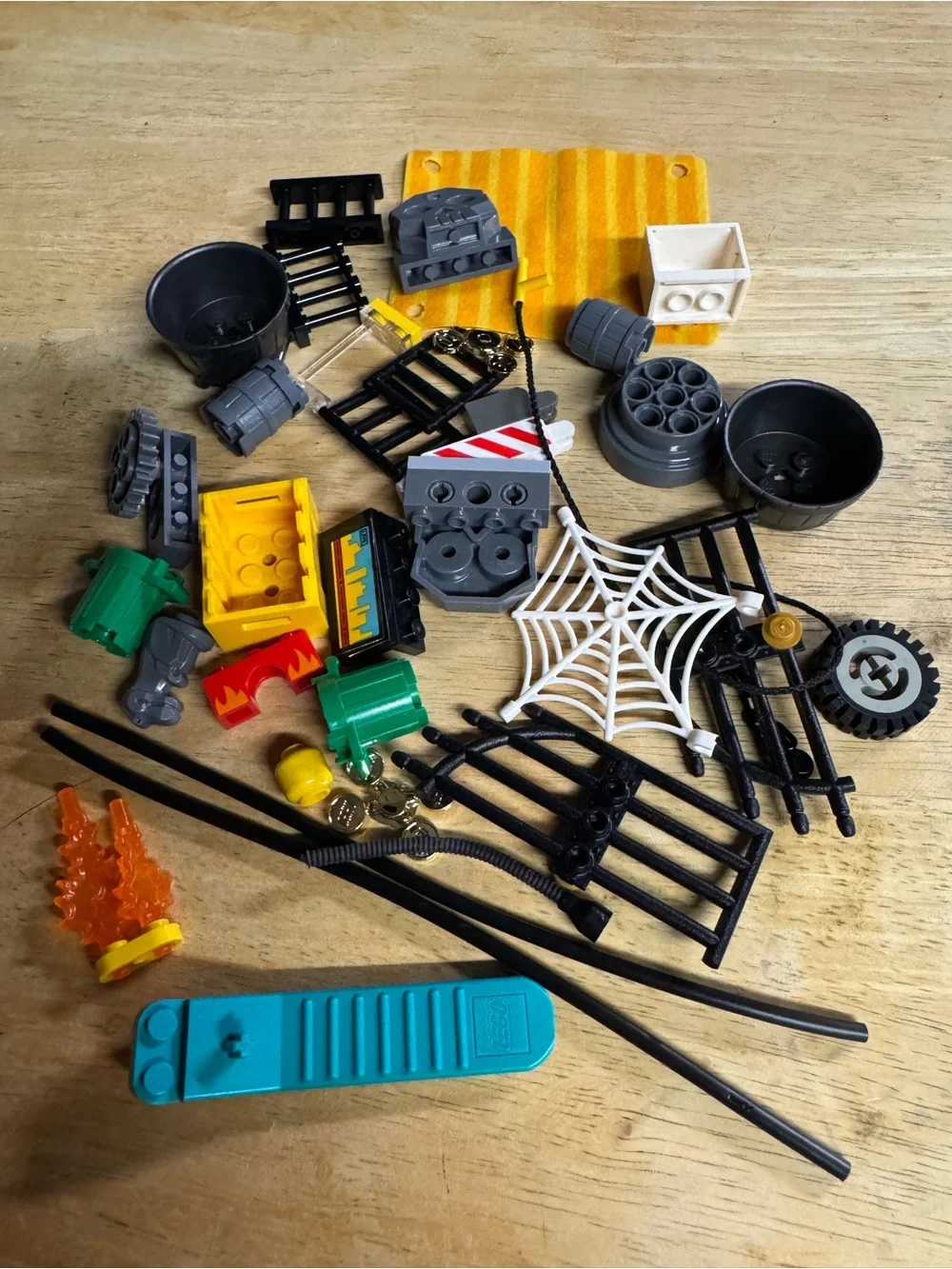 Misc Legos - Picture 2 of 3
